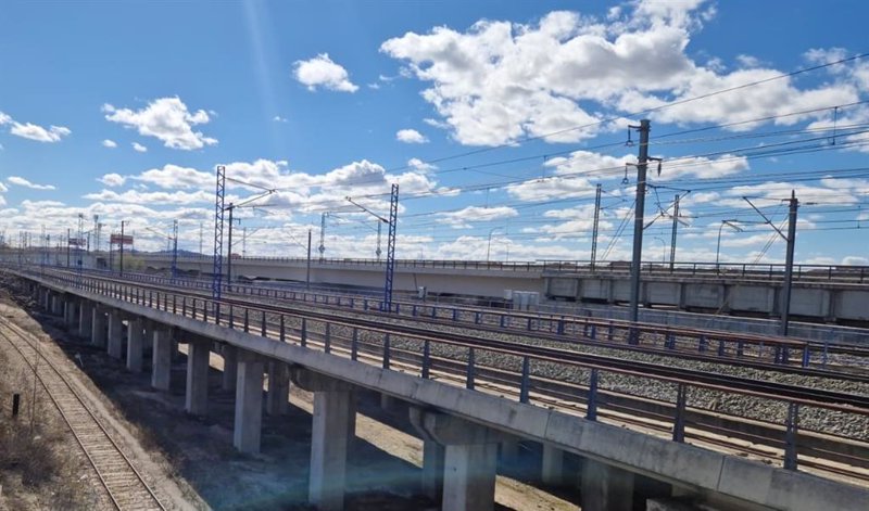 Economía Transportes Unos 6 300 trenes circularán por la red