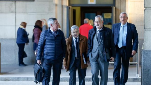 ep agustin barbera acompanadosu abogadojose antonio grinan