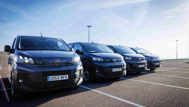 ep amazon amplia su red de transporte en espana con mas de 300 furgonetas electricas de stellantis