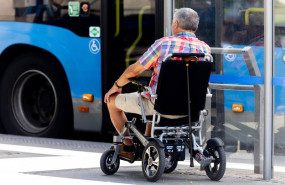ep archivo   un hombre en silla de ruedas