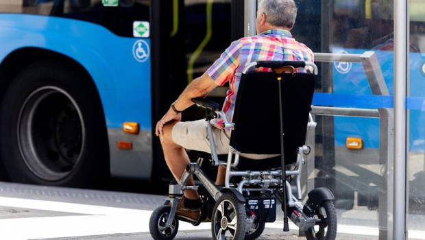 ep archivo   un hombre en silla de ruedas