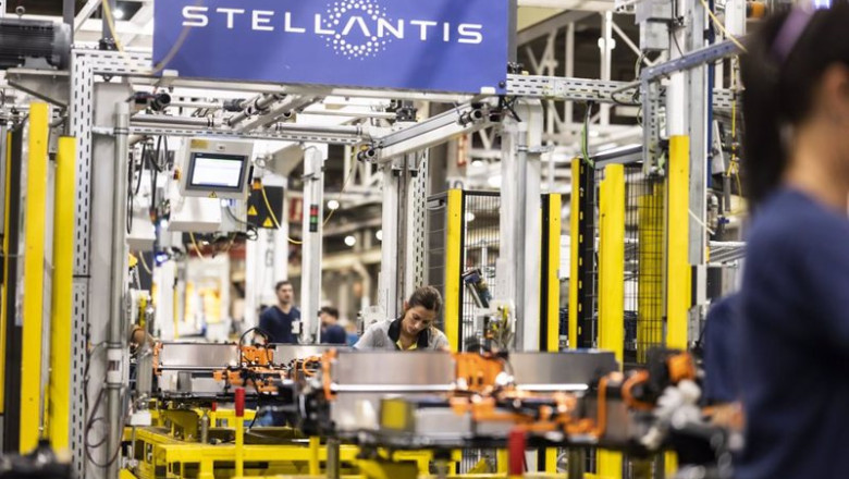 ep archivo varios empleados en la planta automovilistica de stellantis a 7 de septiembre de 2022 ep archivo varios empleados en la planta automovilistica de stellantis a 7 de septiembre de 2022