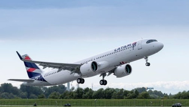 ep avion de latam airlines 20231003174003