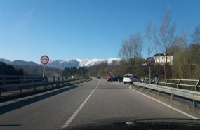 ep cruce centro medico oviedo carreteras asturianas trafico vehiculos