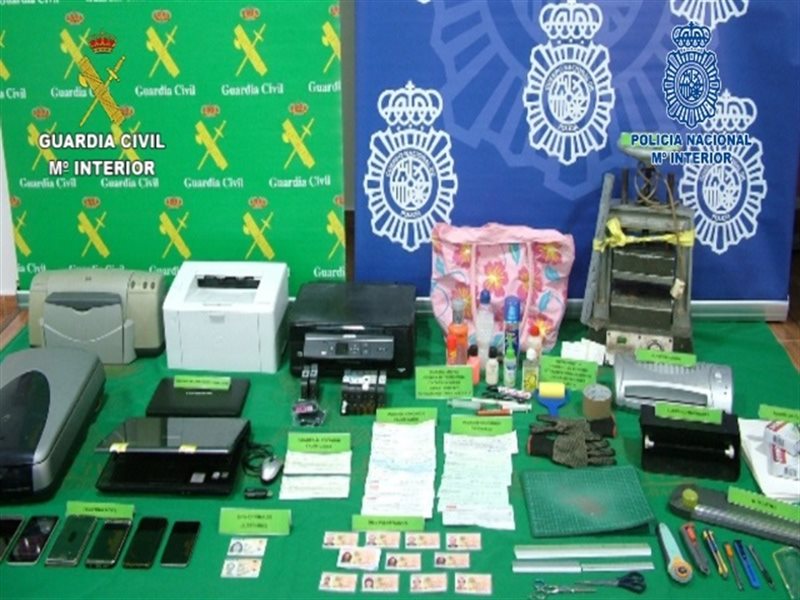 ep diversos objetos incautados por la guardia civil y la policia nacional en la operacion brain-ceci