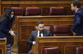 ep el lider de vox santiago abascal c y el portavoz de vox en el congreso ivan espinosa de los
