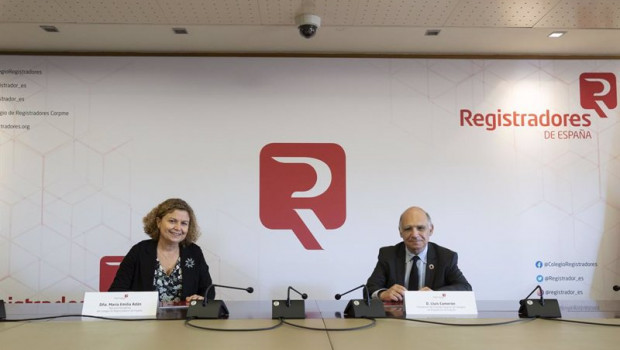 ep la decana del colegio de registradores maria emilia adan y el presidente del consejo superior de