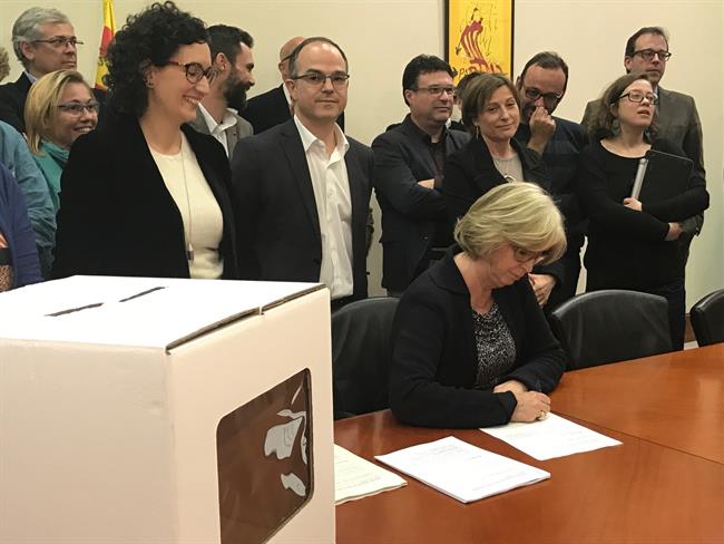 La exconsellera I.Rigau firma la notificación de la sentencia del 9N | EUROPA PRESS ep la exconsellera irigau firmanotificacionla sentencia9n