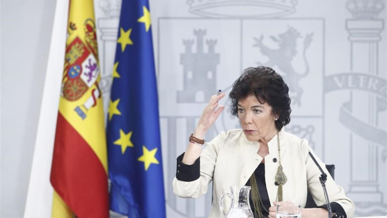 La ministra de Educación y Formación Profesional y portavoz del Gobierno en fuciones, Isabel Celaá, en la rueda de prensa posterior al Consejo de Ministros en La Moncloa. | Eduardo Parra - Europa Press ep la ministraeducacionformacion profesionalportavozgobiernofuciones isabel celaa enruedaprensa posteriorconsejoministrosla moncloa