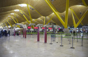 ep mostradores de facturacion en la terminal t4 del aeropuerto adolfo suarez madrid barajas a 30 de