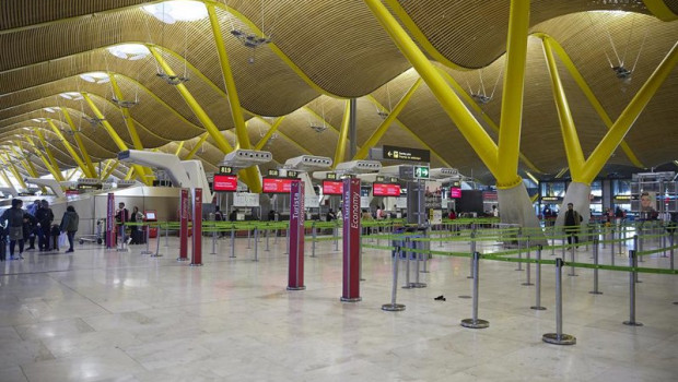 ep mostradores de facturacion en la terminal t4 del aeropuerto adolfo suarez madrid barajas a 30 de