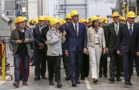 ep pedro sanchez visitaplantarenaultvalladolid 20190110190602