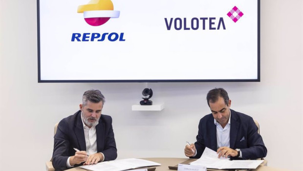 ep volotea y repsol acuerda el suministro de seis millones de litros de saf en espana hasta 2029