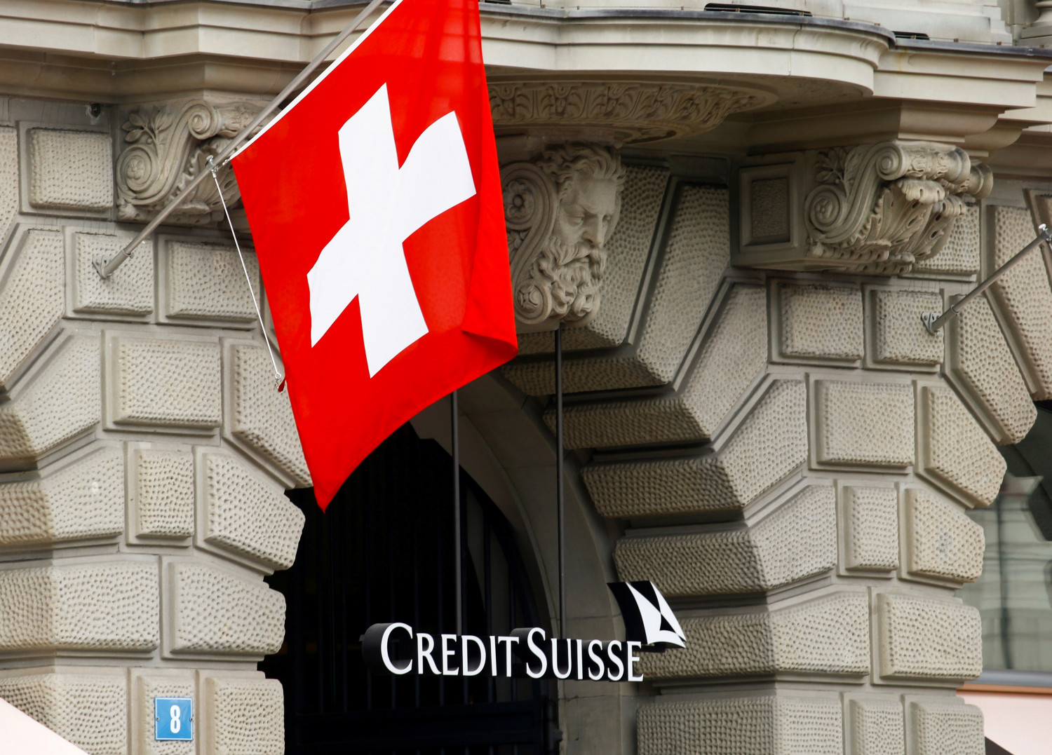 JP Morgan: lo más probable es que Credit Suisse sea comprado por UBS