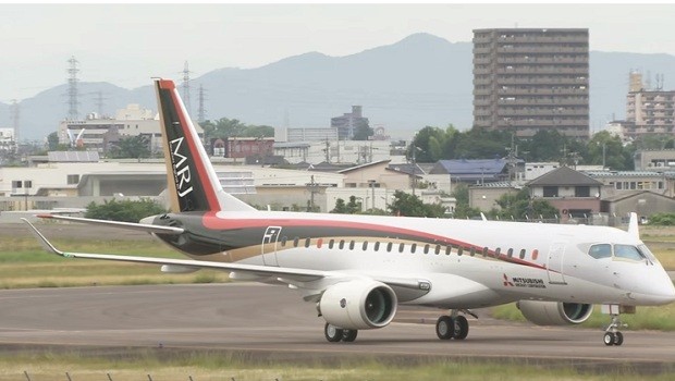 Avion Comercial Japon