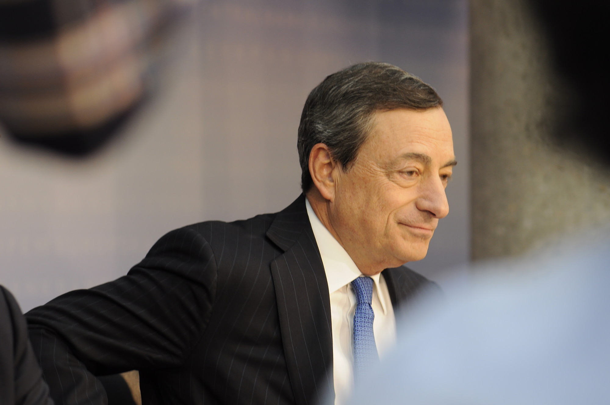 https://img4.s3wfg.com/web/img/images_uploaded/0/b/draghi_9_opt.jpg