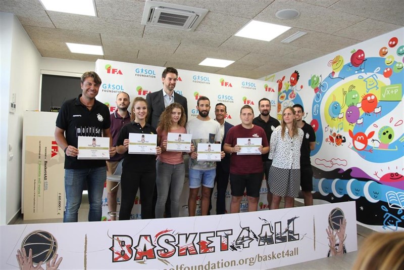 ep acto de la gasol foundation y grupo ifa en la campana basket4all