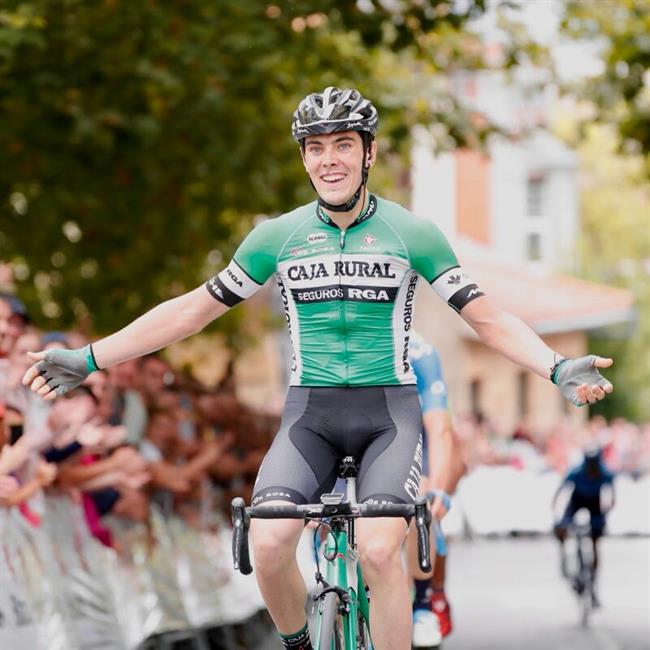 Alex Aranburu celebra su victoria en el Circuito de Getxo | PHOTOGOMEZSPORT ep alex aranburu celebravictoriacircuitogetxo