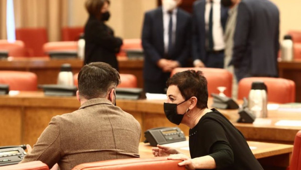 ep archivo   el portavoz de erc en el congreso gabriel rufian conversa con la portavoz parlamentaria