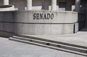 ep archivo   planca en la que se lee senado en la fachada exterior del edificio del senado en madrid
