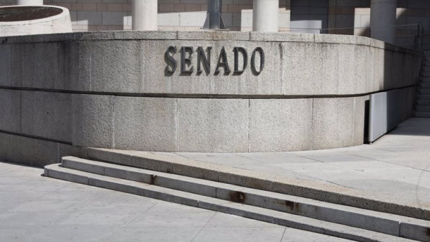 ep archivo   planca en la que se lee senado en la fachada exterior del edificio del senado en madrid