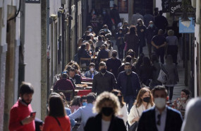 ep archivo   terrazas de restaurantes llenas de gente en santiago de compostela a coruna galicia