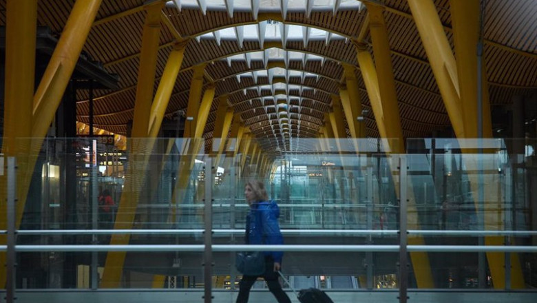 ep archivo un viajero en el aeropuerto adolfo suarez madrid barajas a 10 de diciembre de 2023 en ep archivo un viajero en el aeropuerto adolfo suarez madrid barajas a 10 de diciembre de 2023 en