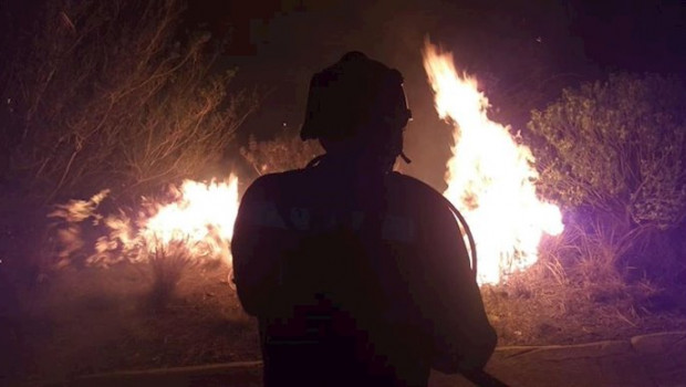 ep efectivo de la ume trabajando en las labores de extincion del incendio de gran canaria
