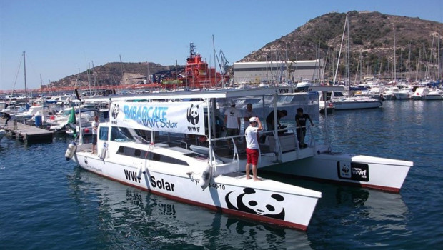 ep el barco solar de wwf se encuentra atracado desde esta manana en el puerto de cartagena donde se