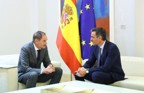 ep el consejero delegado de grupo volkswagen oliver blume con el presidente del gobierno pedro