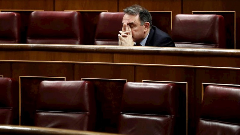 El diputado de Unidas Podemos-En Comú Podem-Galicia en Común, Enrique Santiago, en su escaño del Congreso | Pool - Archivo ep el diputado de unidas podemos-en comu podem-galicia en comun enrique santiago en su escano del