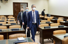 ep el gobernador del banco de espana pablo hernandez de cos a su llegada a la comision de asuntos