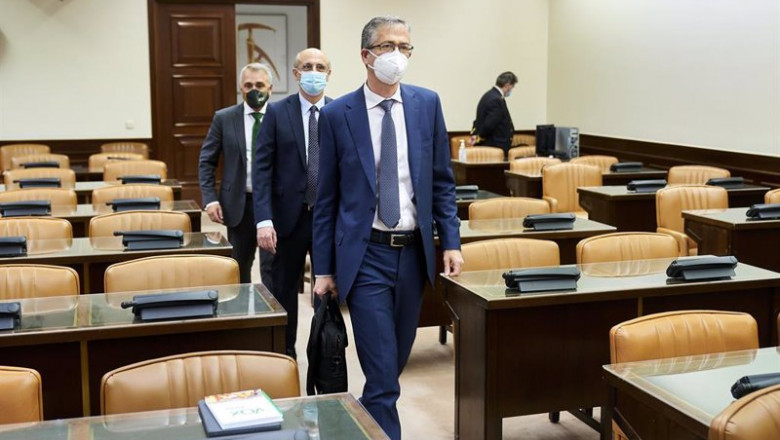 ep el gobernador del banco de espana pablo hernandez de cos a su llegada a la comision de asuntos