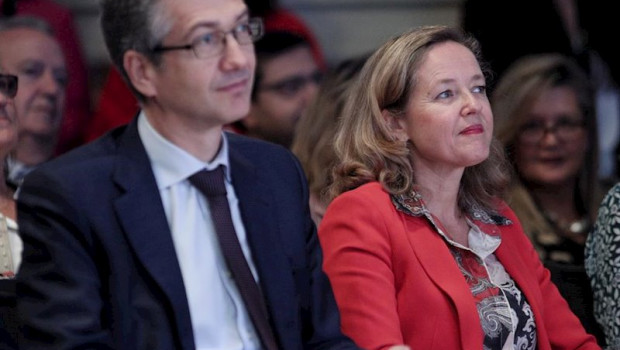 ep el gobernador del banco de espana pablo hernandez de cos y la ministra de asuntos economicos