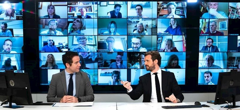 ep el lider del pp pablo casado junto al secretario general del partido teodoro garcia egea en la