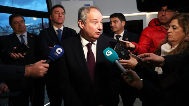 ep el ministro de industria y turismo jordi hereu atiende a los medios durante una visita al