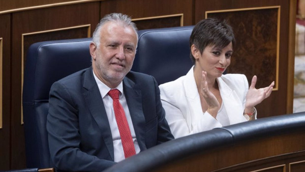 ep el ministro de politica territorial y memoria democratica angel victor torres y la ministra de