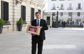 ep el padre de diana quer juan carlos quer entrando al congreso de los diputados donde entregara mas