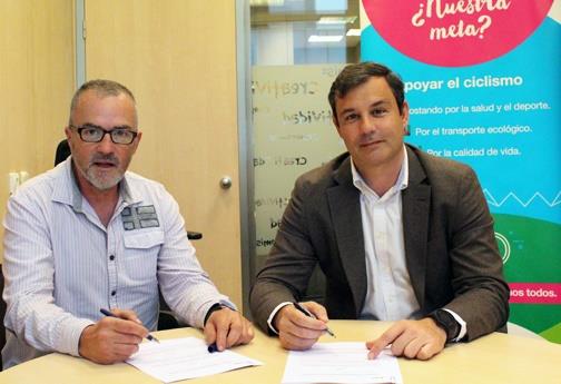 Firma acuerdo entre Cetelem y Atebi | CETELEM ep firma acuerdocetelematebi