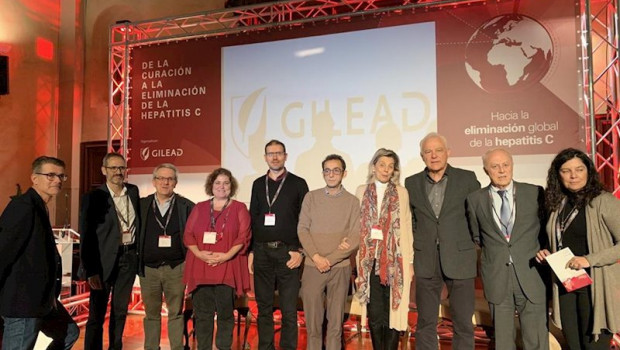 ep foto de los participantes en la jornada hepycure de la curacion a la eliminacion de la hepatitis