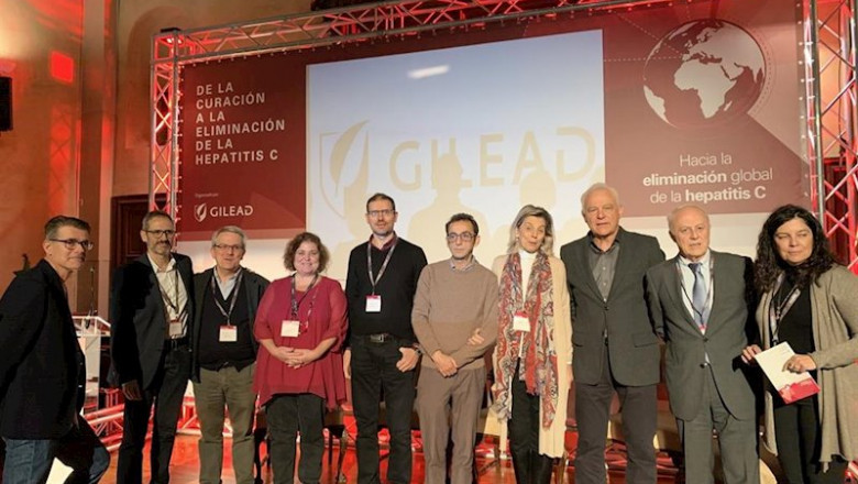 ep foto de los participantes en la jornada hepycure de la curacion a la eliminacion de la hepatitis