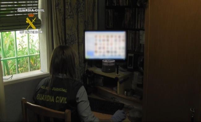 ep guardia civil detiene20 personas e imputaotras 15pornografia infantil