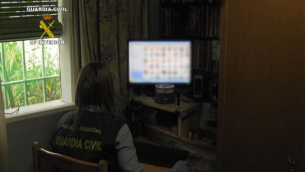 ep guardia civil detiene20 personas e imputaotras 15pornografia infantil