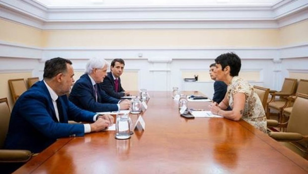 ep la ministra de inclusion seguridad social y migraciones elma saiz se ha reunido este miercoles