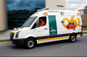 ep malaga- sucesos- seis heridos tres de ellos ninos en una colision entre dos turismos en la a-7 en