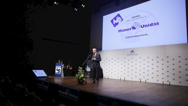 ep manos unidas ha premiado a destacadas figuras e instituciones del periodismo y la empresa entre