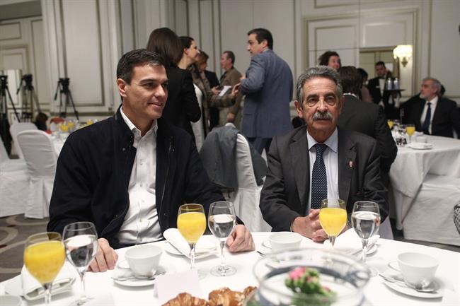 Pedro Sánchez y Miguel Ángel Revilla en un acto en Madrid | Europa Press - Archivo ep pedro sanchezmiguel angel revillaun actomadrid