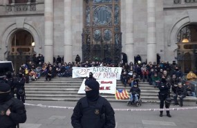 ep protestalos cdrla escalinatatsjc en barcelona