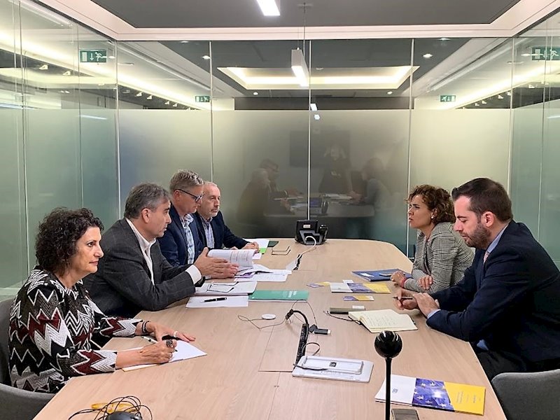ep reunion de satse con la eurodiputada del pp dolors monsterrat