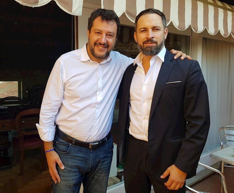 ep santiago abascal se reune con mateo salvini en el senado italiano